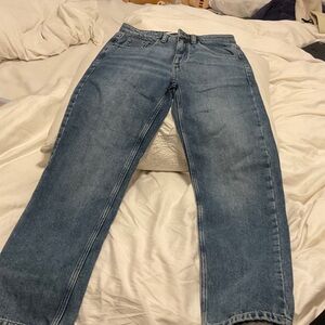 Straight-Leg Women’s Jeans in Medium Blue Wash